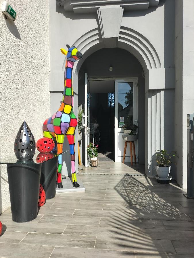 Hotel Le 6 3 Home Port En Bessin エクステリア 写真