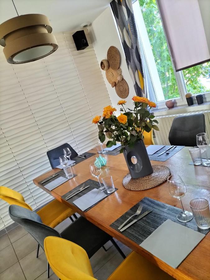Hotel Le 6 3 Home Port En Bessin エクステリア 写真