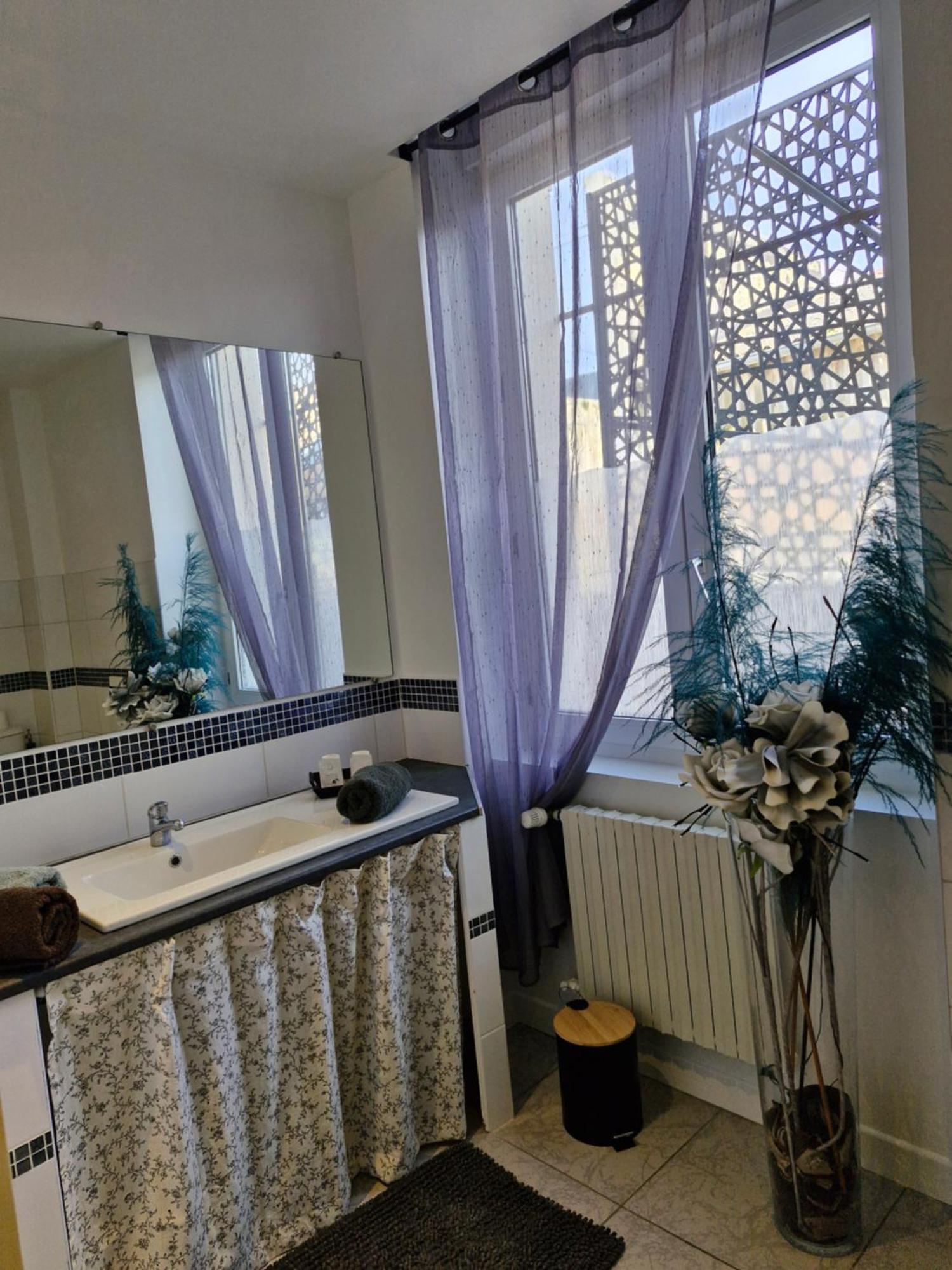 Hotel Le 6 3 Home Port En Bessin エクステリア 写真